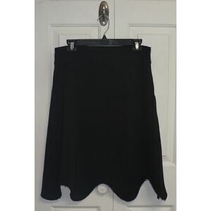 Gracia Women's Scallop Hem Knee Length Skirt in Black Large MSRP $87‎